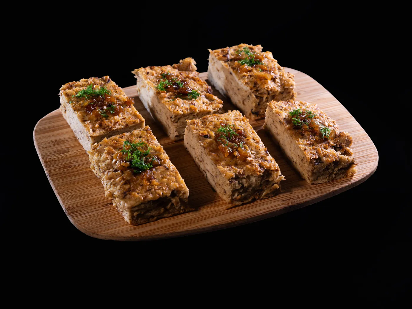 Minsk matzah babka, sliced on a board.